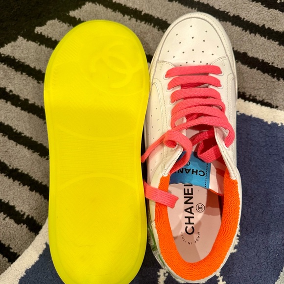 Chanel Logo Low-Top Sneakers Leather - Picture 7 of 8